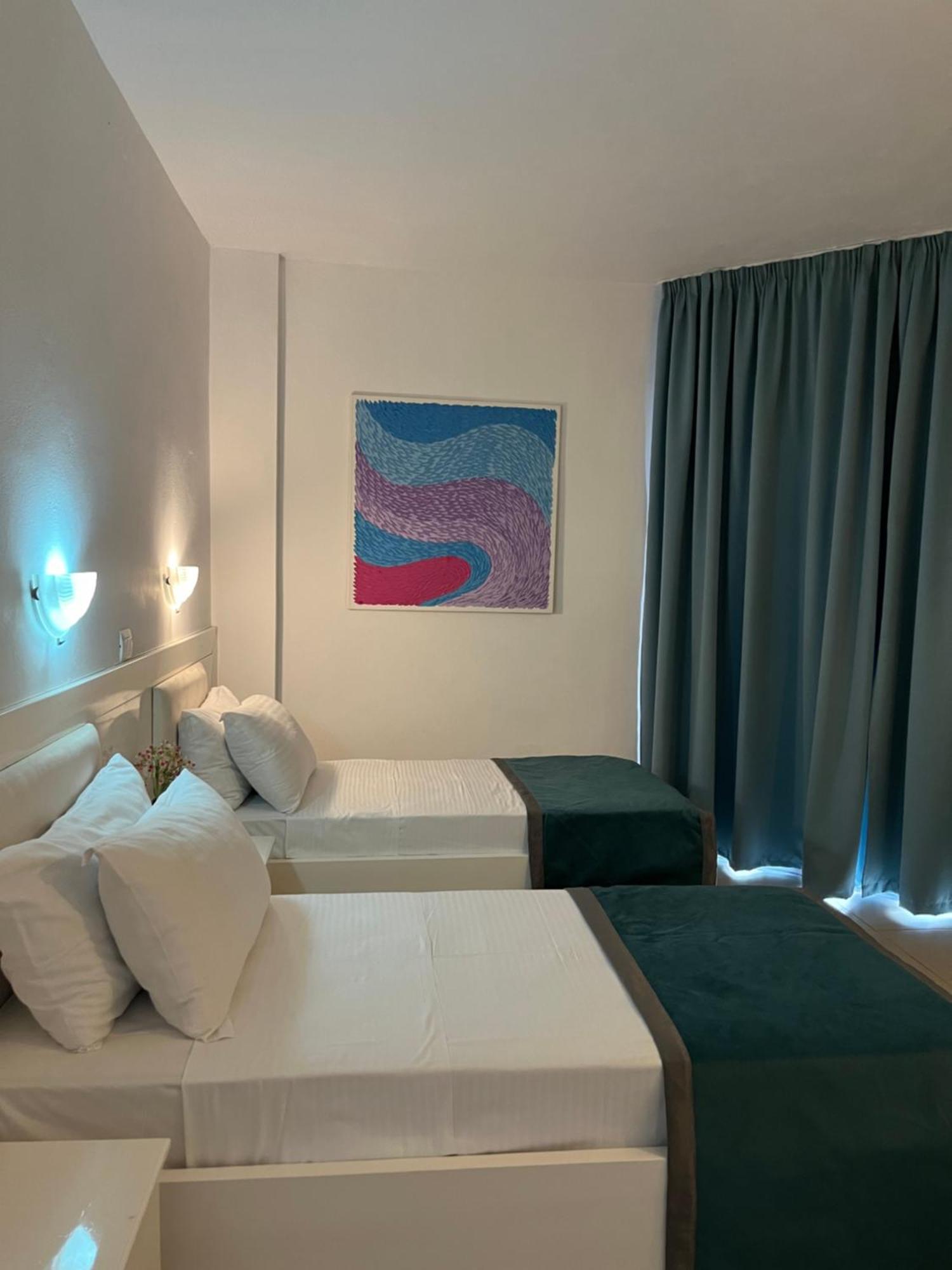 Saranda Hotel Extérieur photo