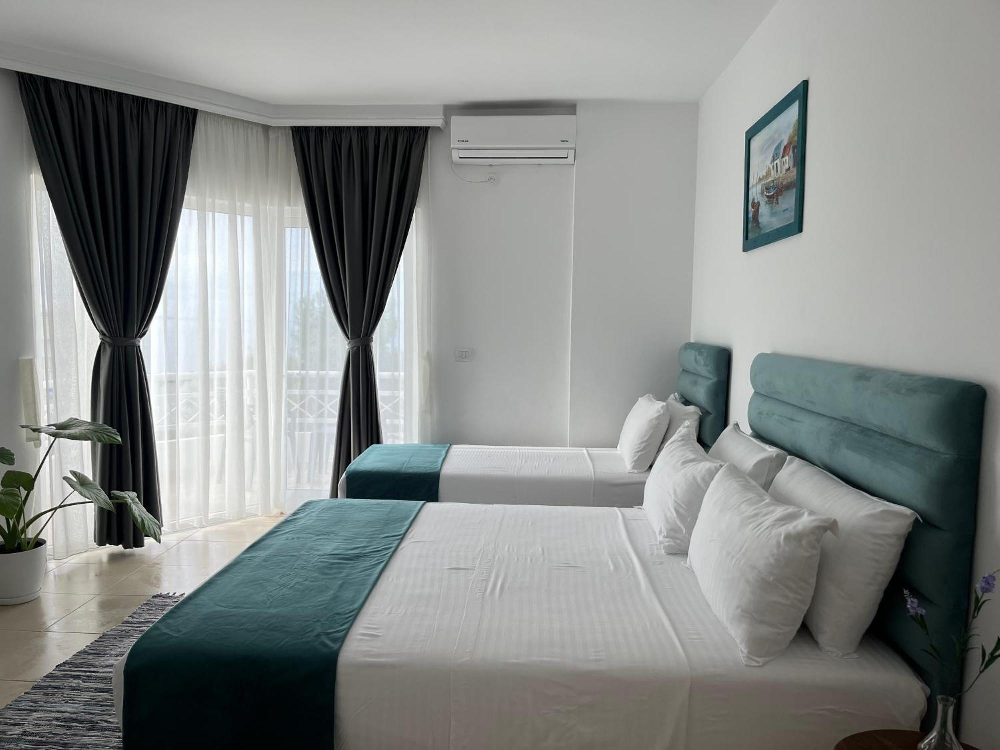 Saranda Hotel Extérieur photo