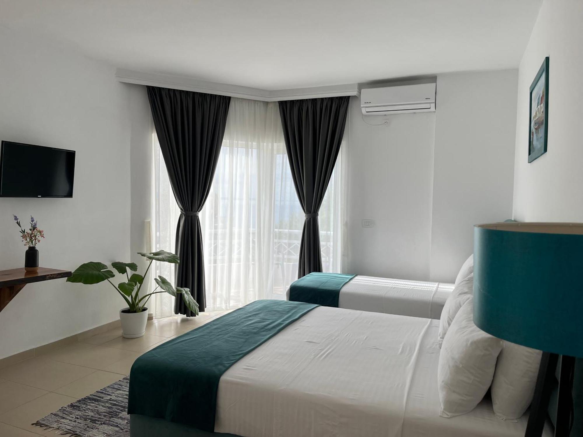 Saranda Hotel Extérieur photo